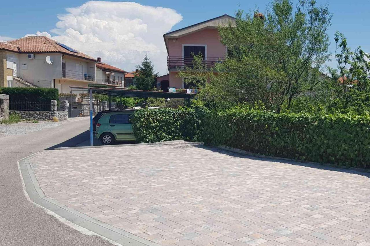 Apartments Marinici Rijeka - With Private Parking Bagian luar foto